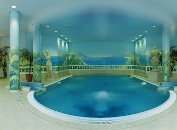 La Strada Hotel