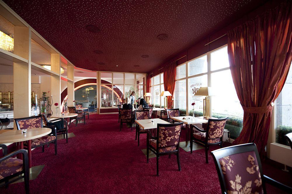 La Strada Hotel
